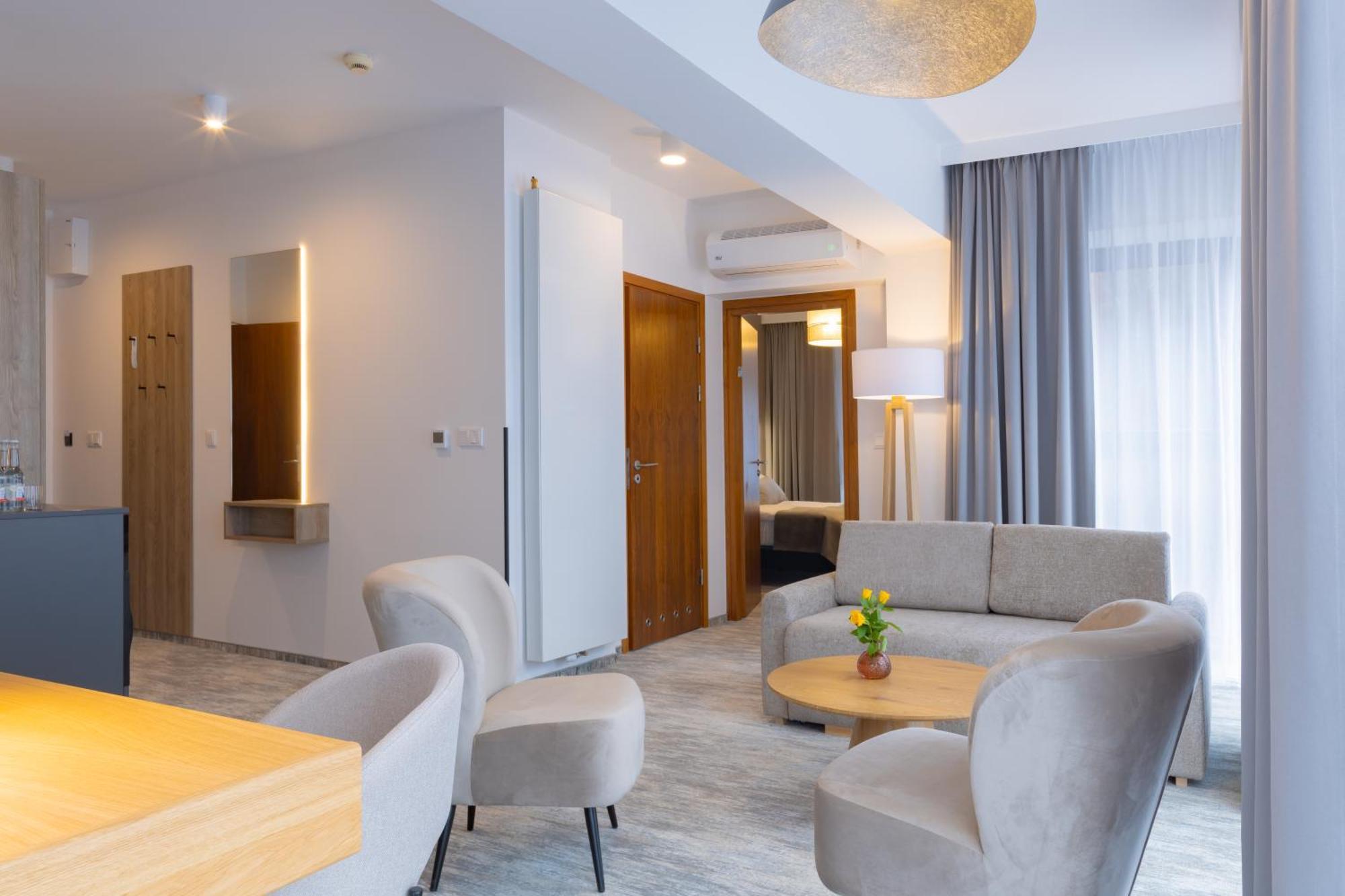 Suite with Balcony,1669820361:JPEG