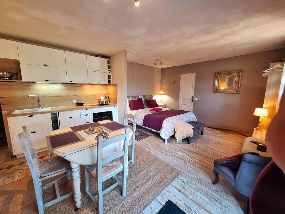 Two-Bedroom Suite,1677871712:JPEG