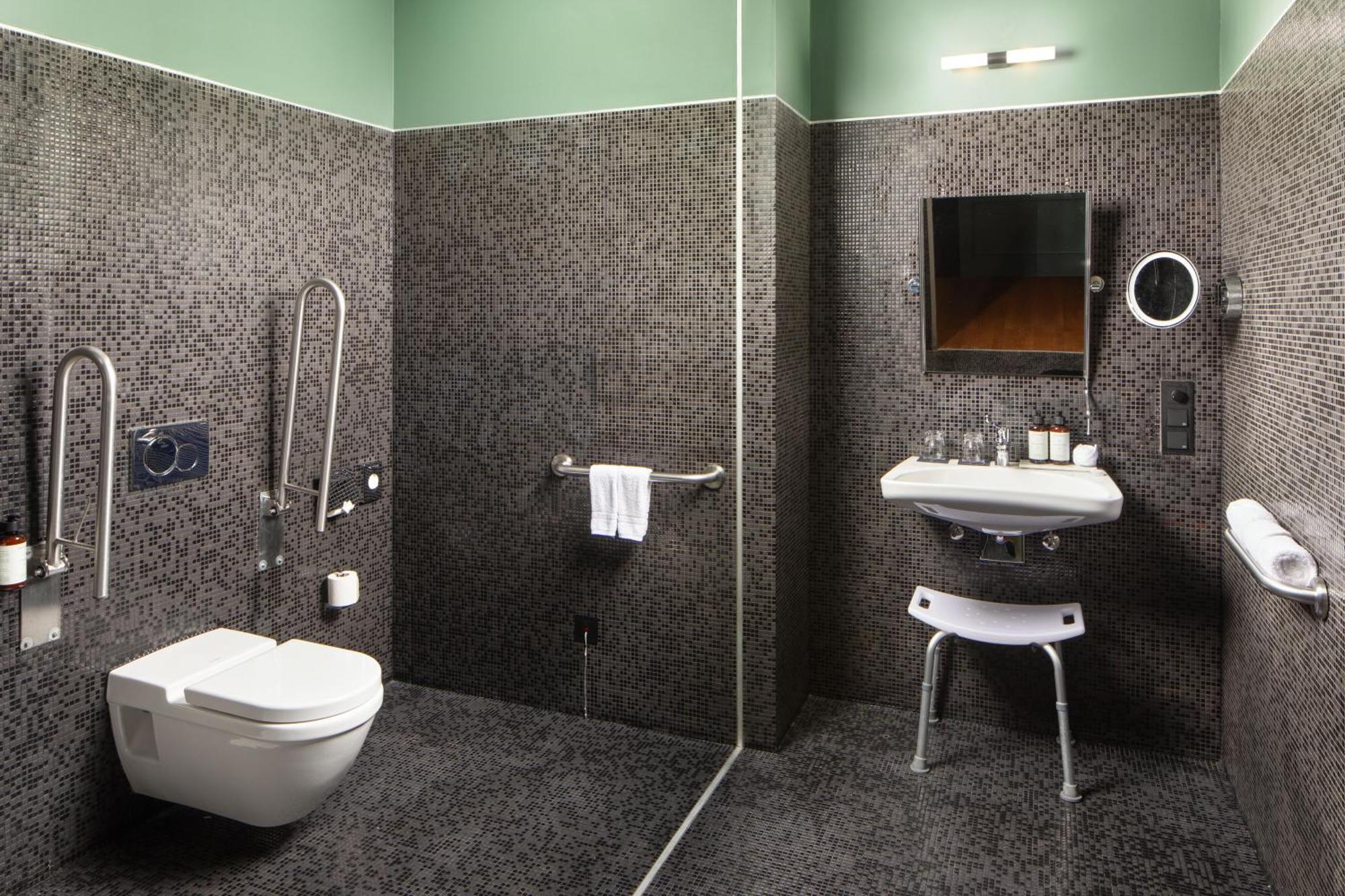Chambre Lits Jumeaux Deluxe - Vue sur l’Atrium - Accessible aux Personnes à Mobilité Réduite
