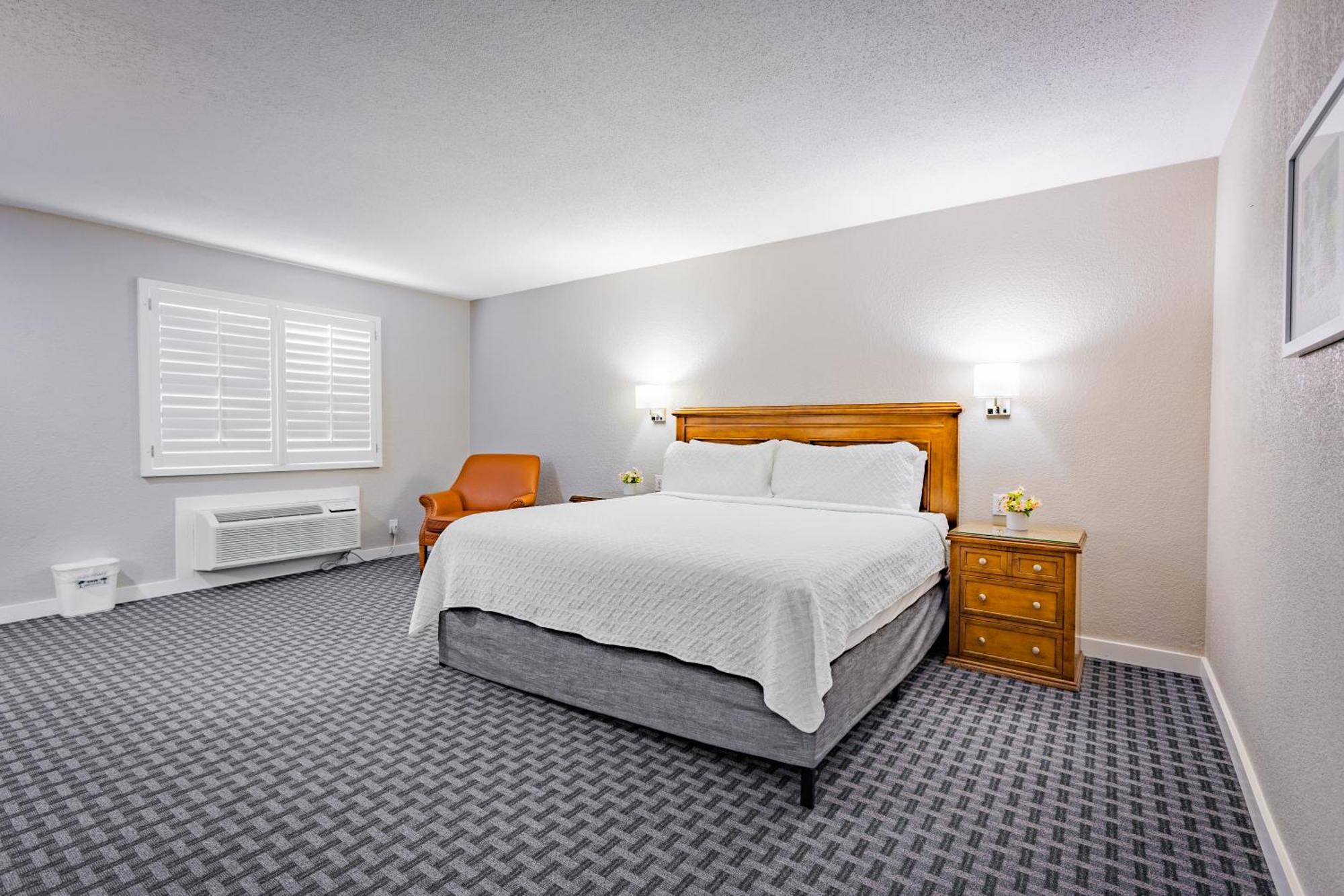Deluxe King Room,1678640791:JPEG
