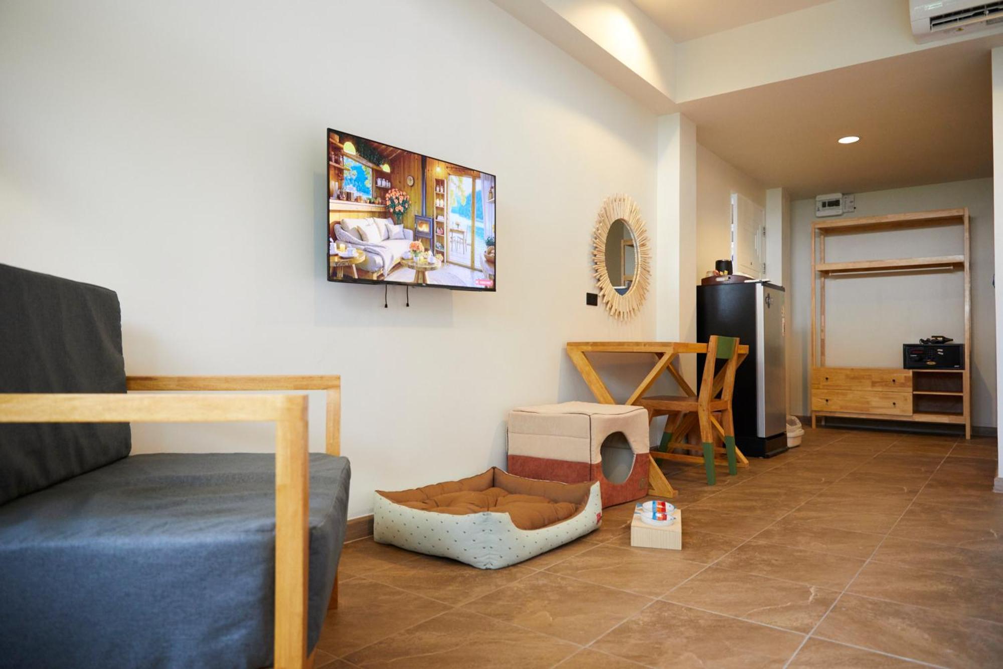 Pet-Friendly Signature Room,1683868478:JPEG