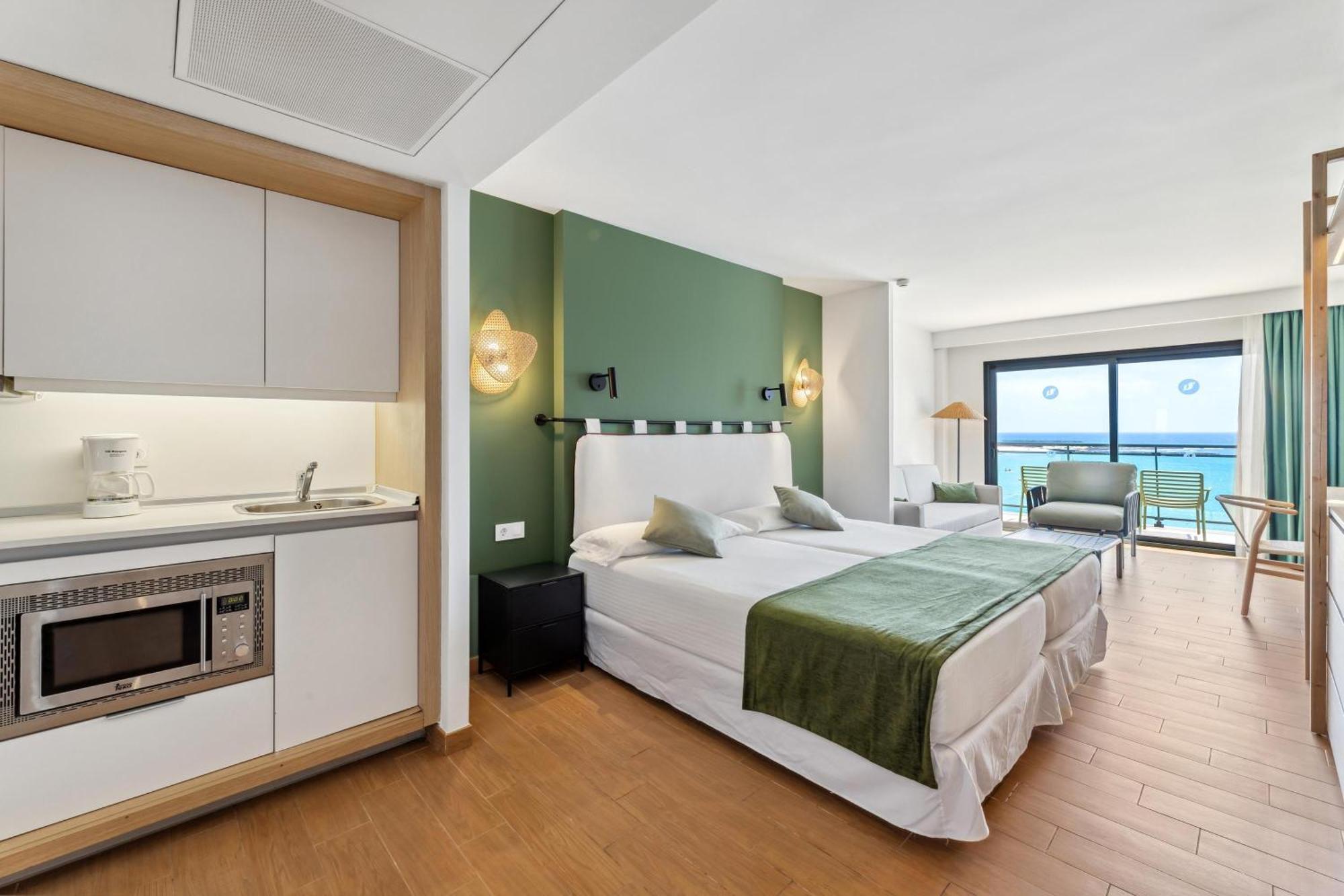 Vierbettzimmer mit Meerblick