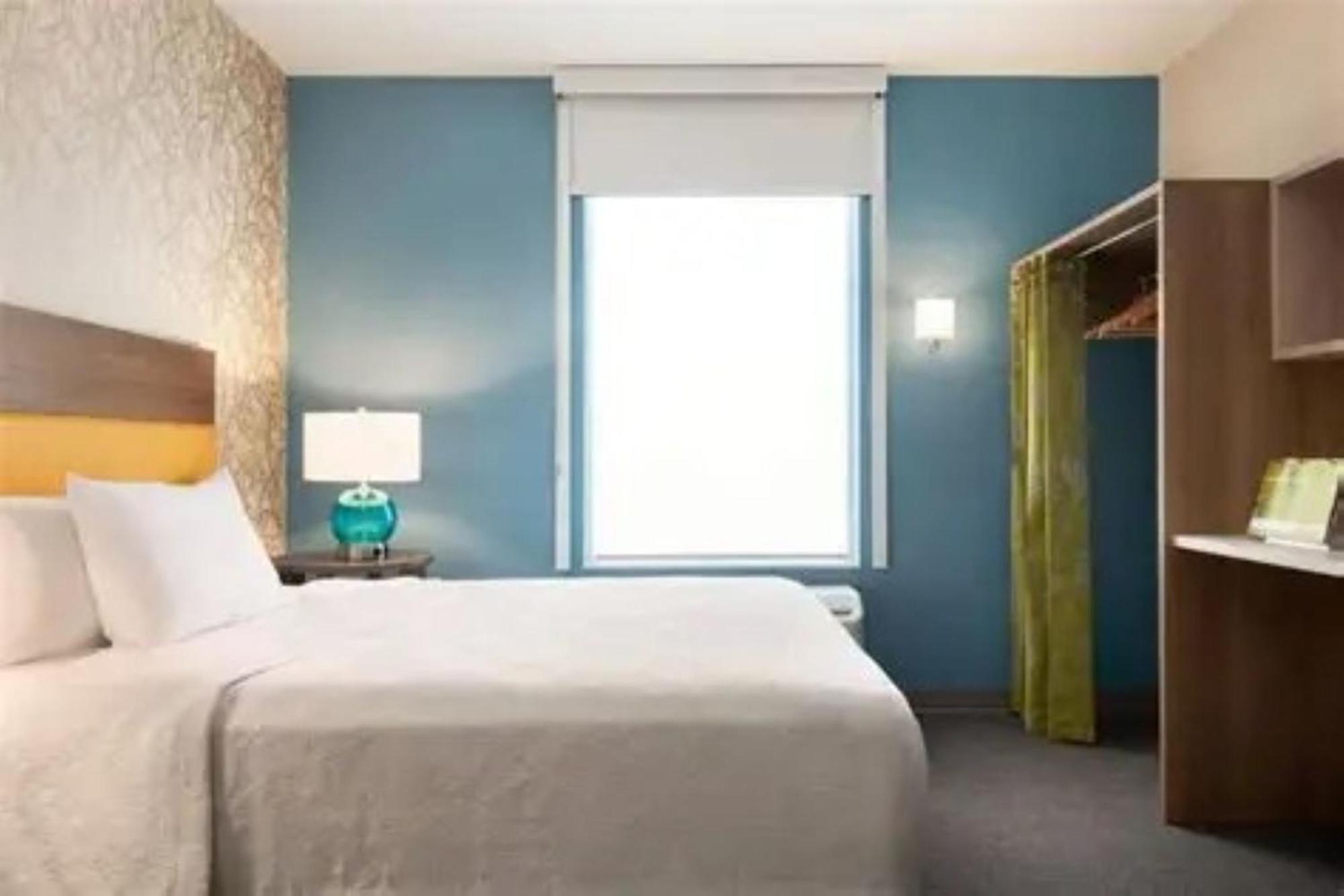 One-Bedroom King Suite