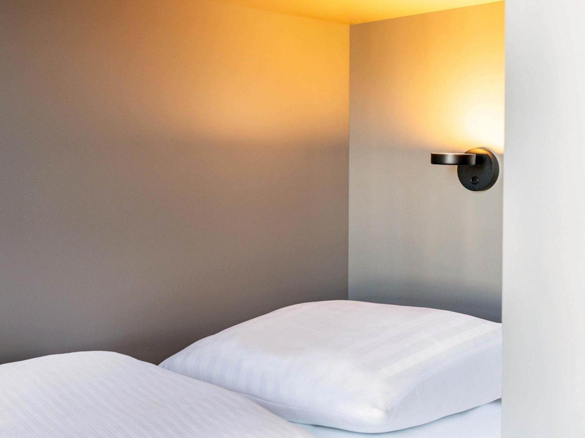 Twin Room,1699050666:JPEG