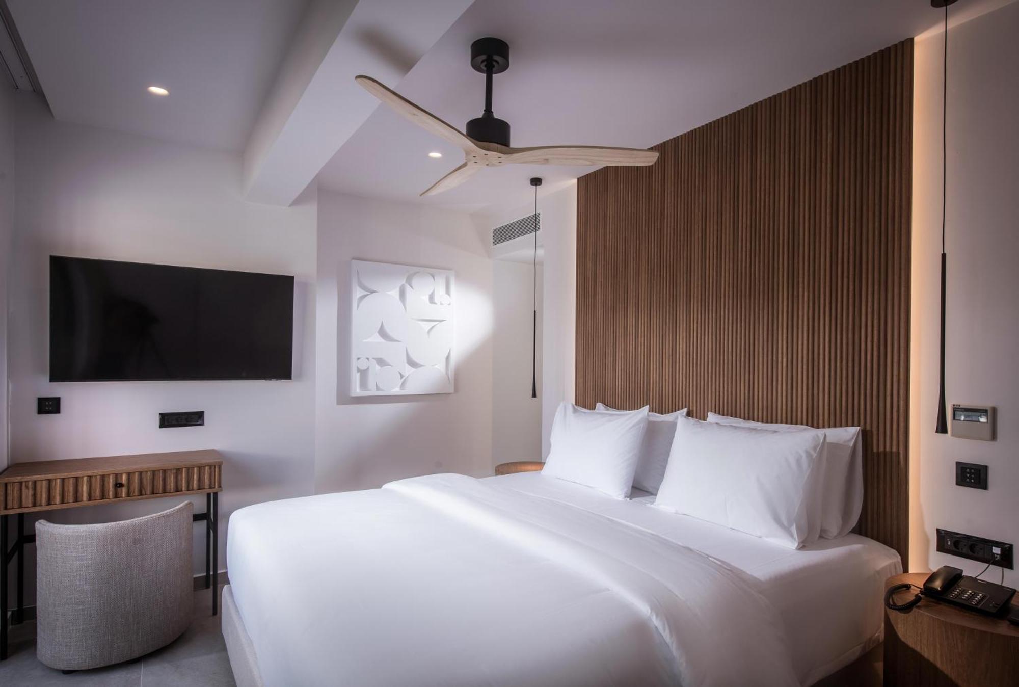 Double Room,1717039256:JPEG