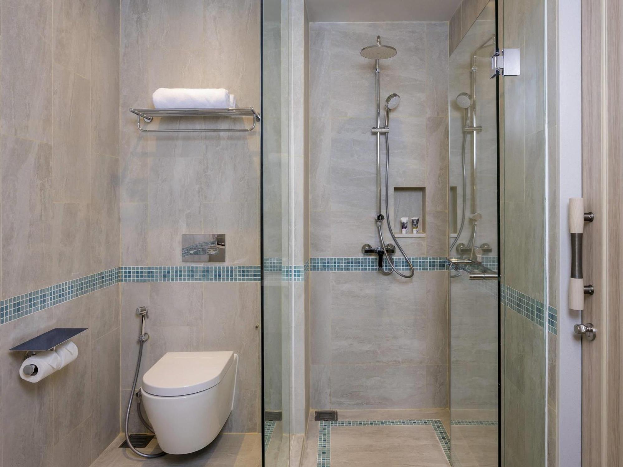 Deluxe Double Room with Pool View - Beach Side