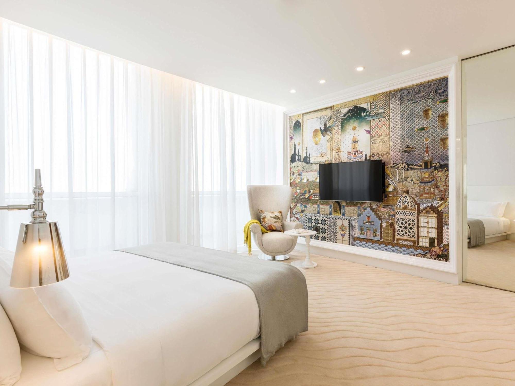 Habitación Doble con cama grande y vistas a la ciudad