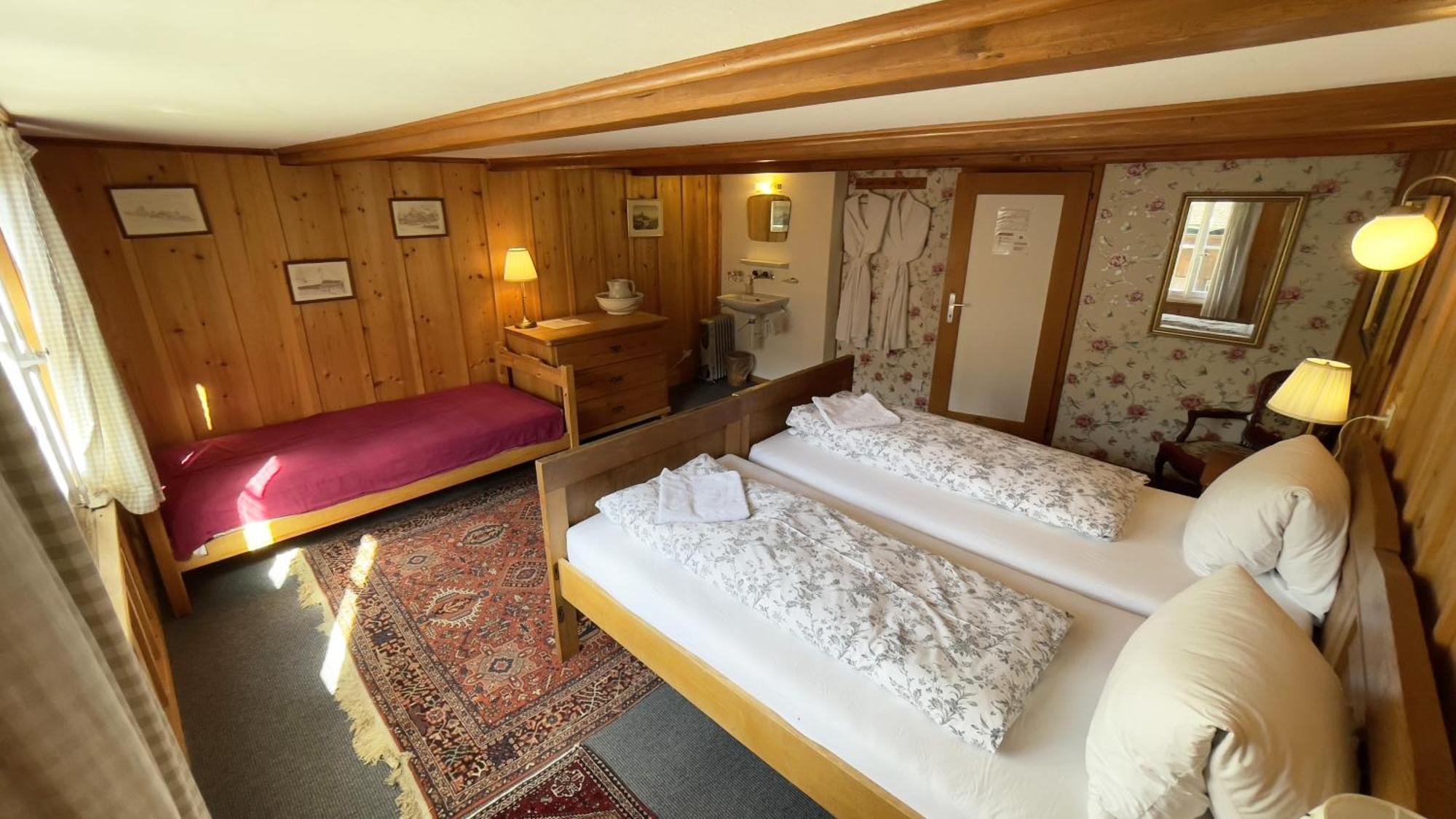 Triple Room,1742754326:JPEG