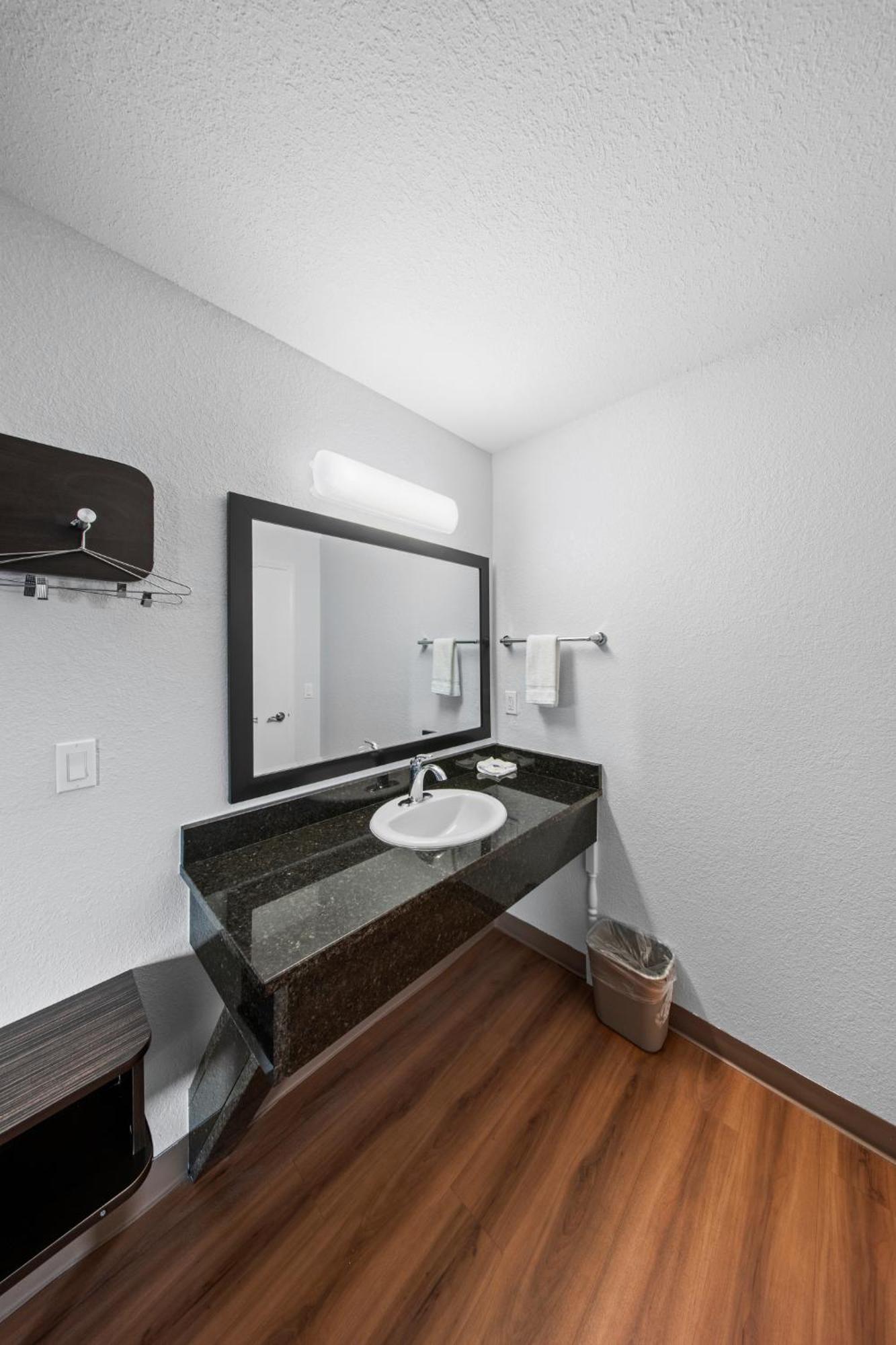 Queen Room with Two Queen Beds - Non-Smoking,1743179359:JPEG