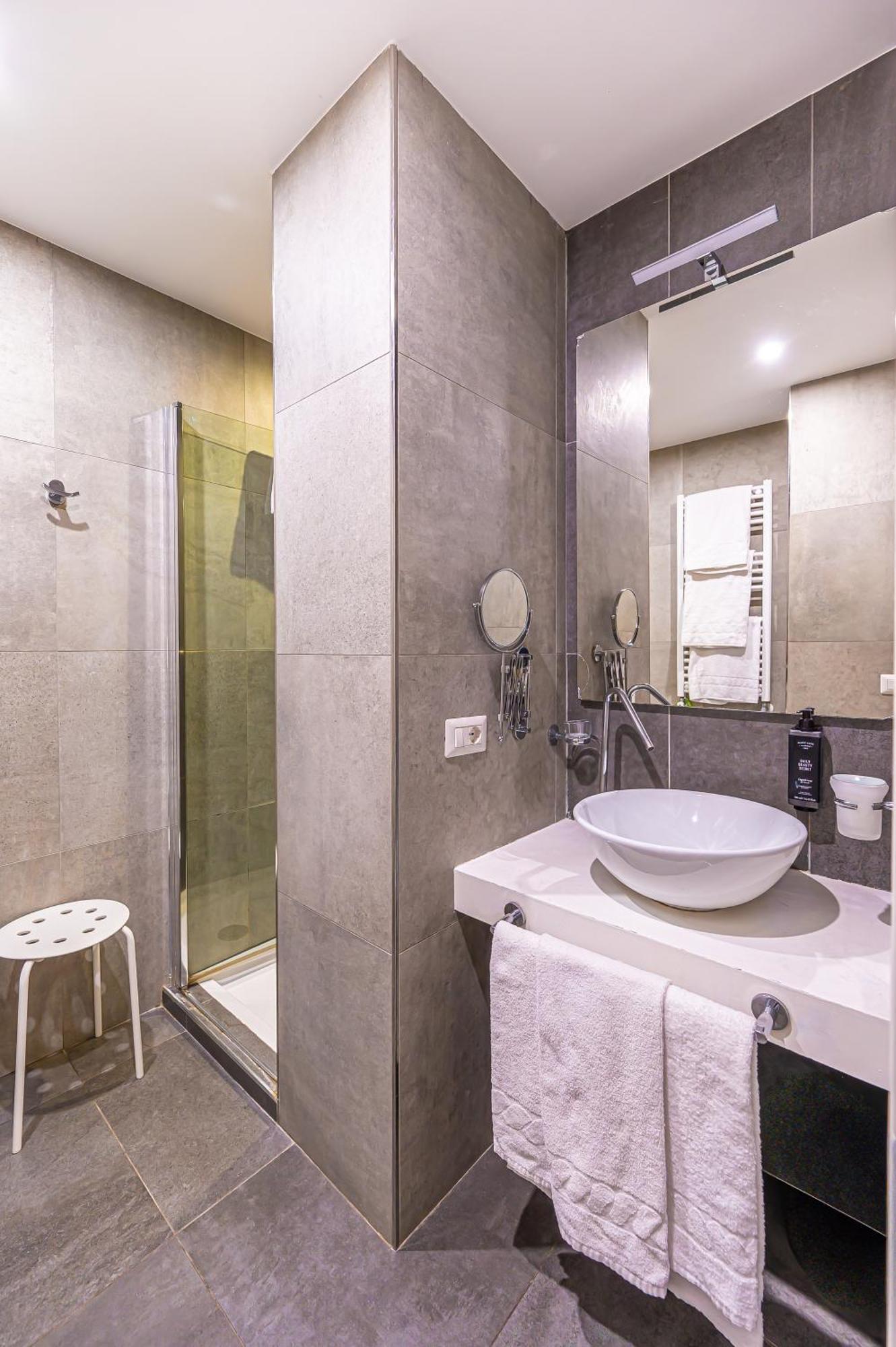 Luxury Triple Room,1758349408:JPEG