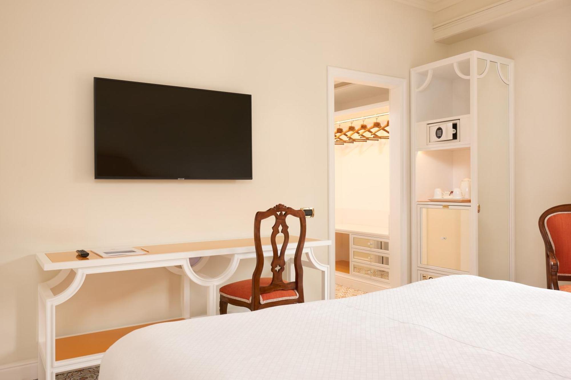 Quarto Standard com Cama de Casal ou 2 de Solteiro e Varanda
