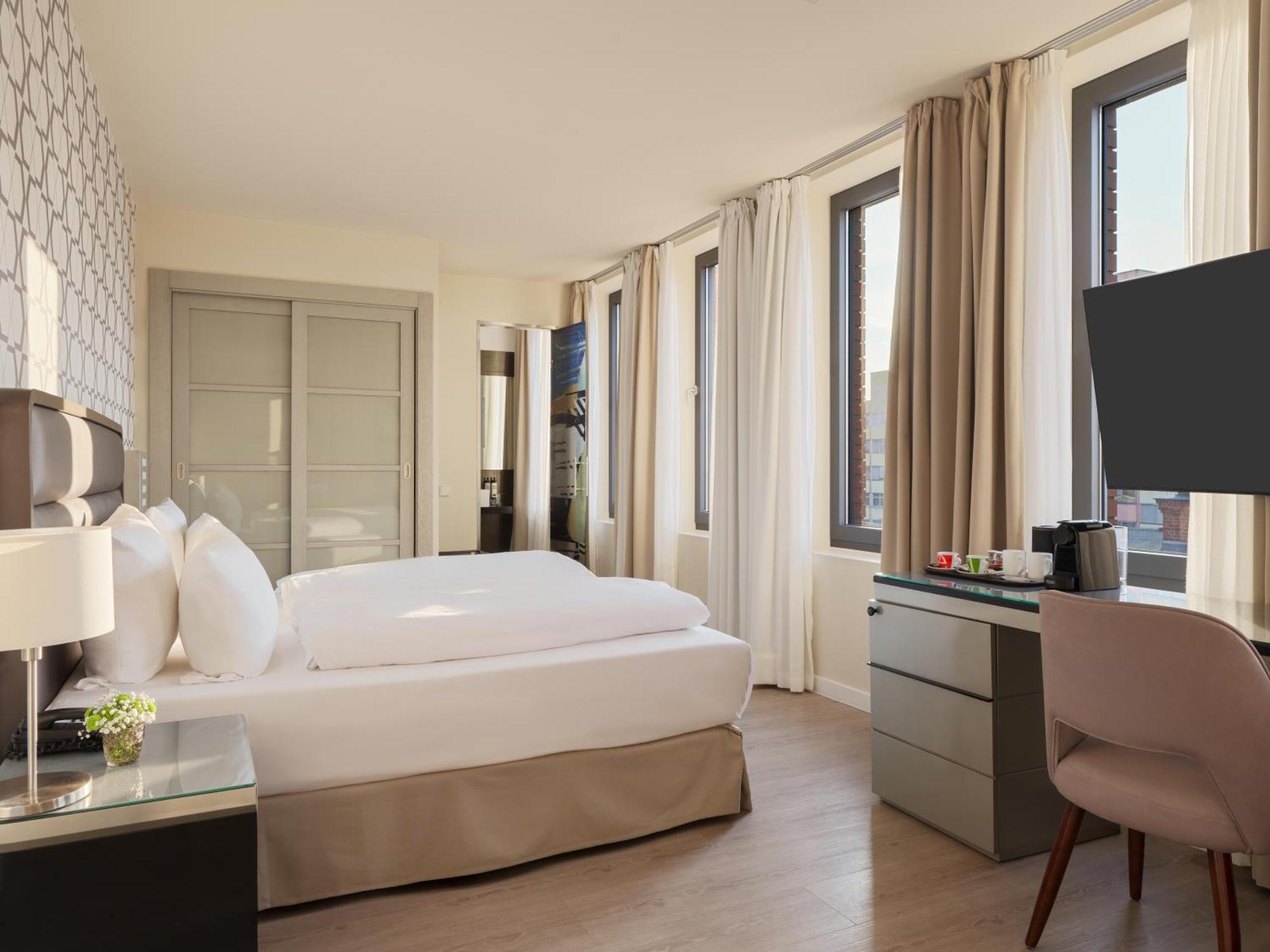 Grand Deluxe Room,1758547344:JPEG