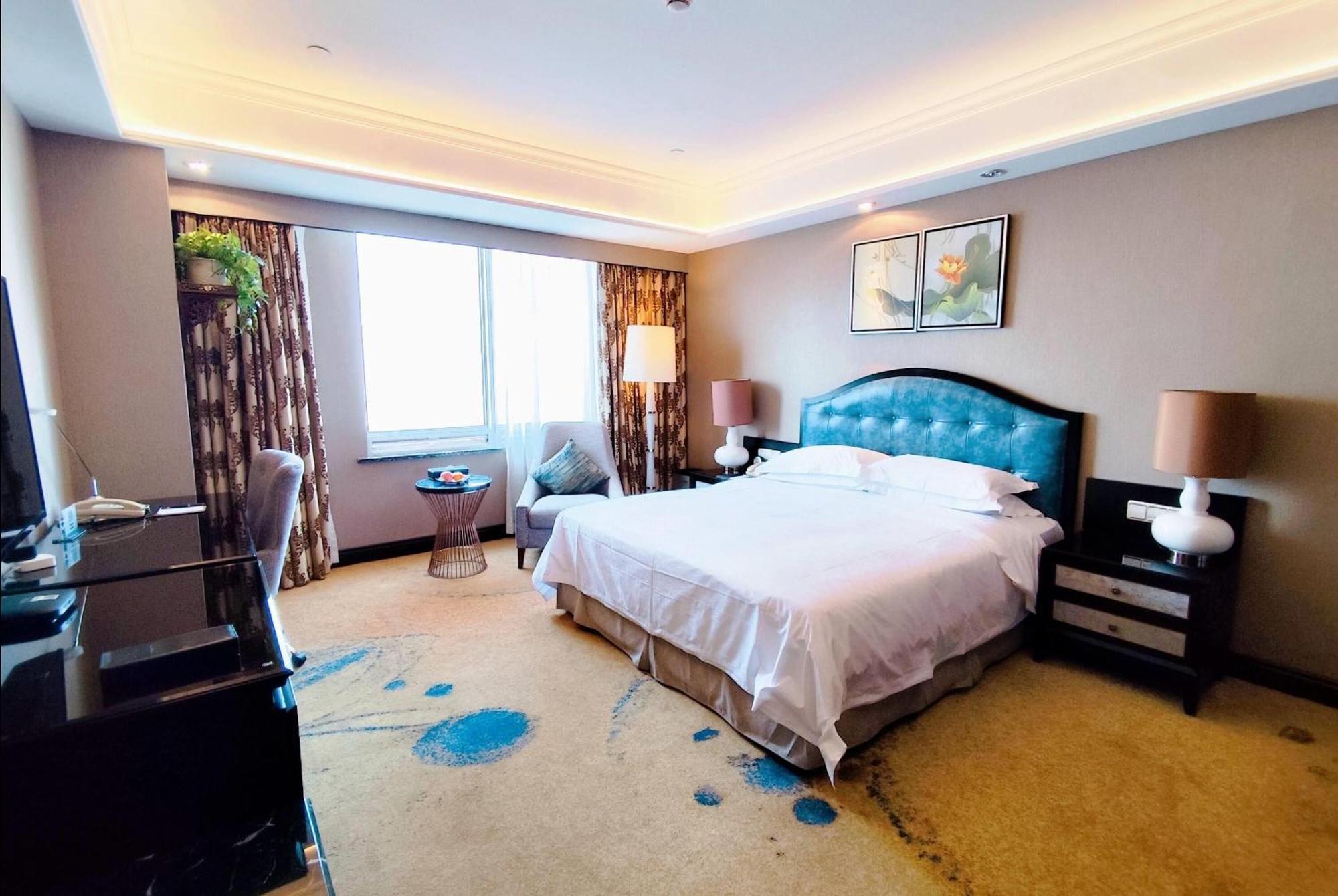 Deluxe Double Room,1765355771:JPEG