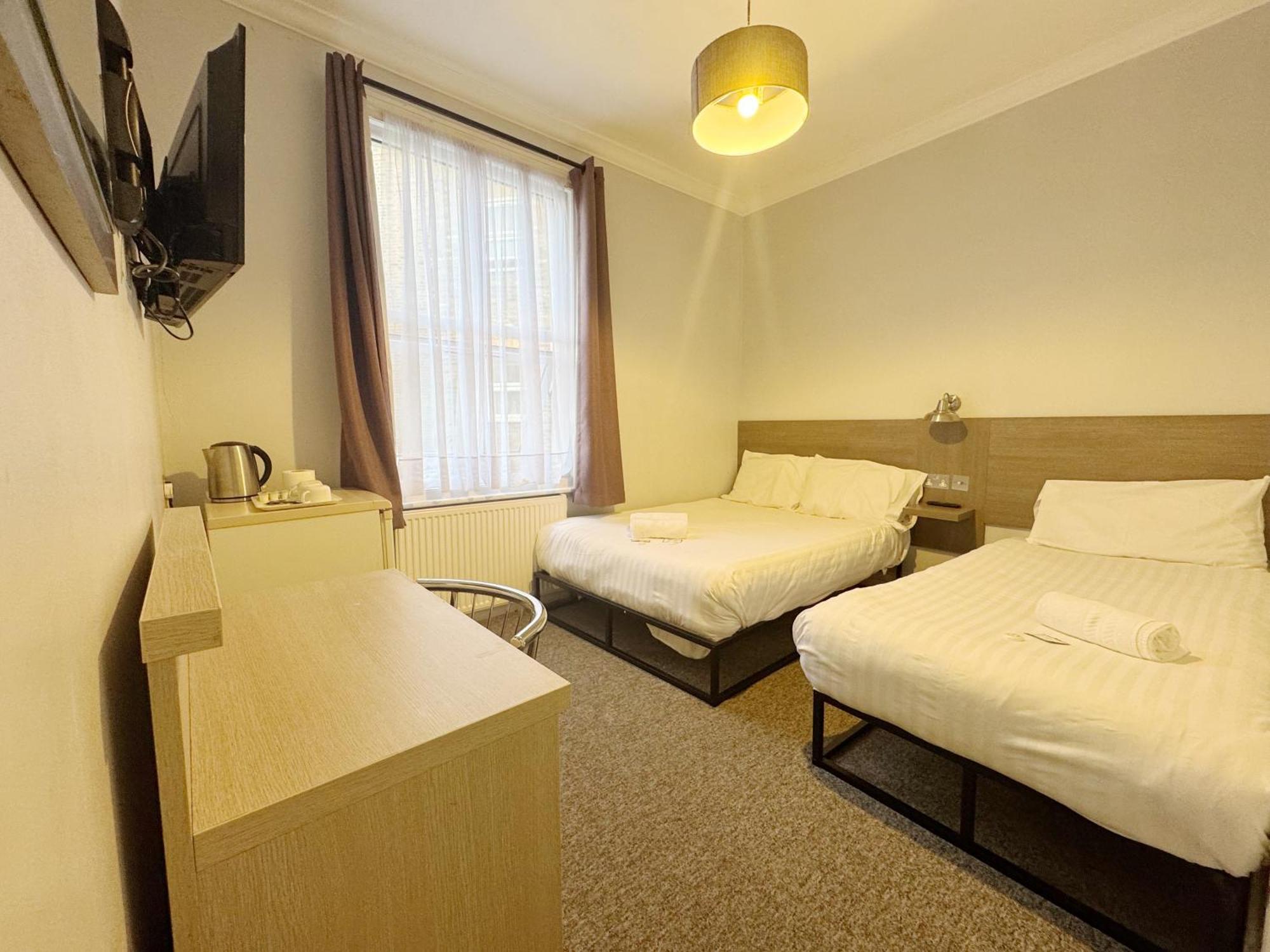Triple Room,1765581280:JPEG