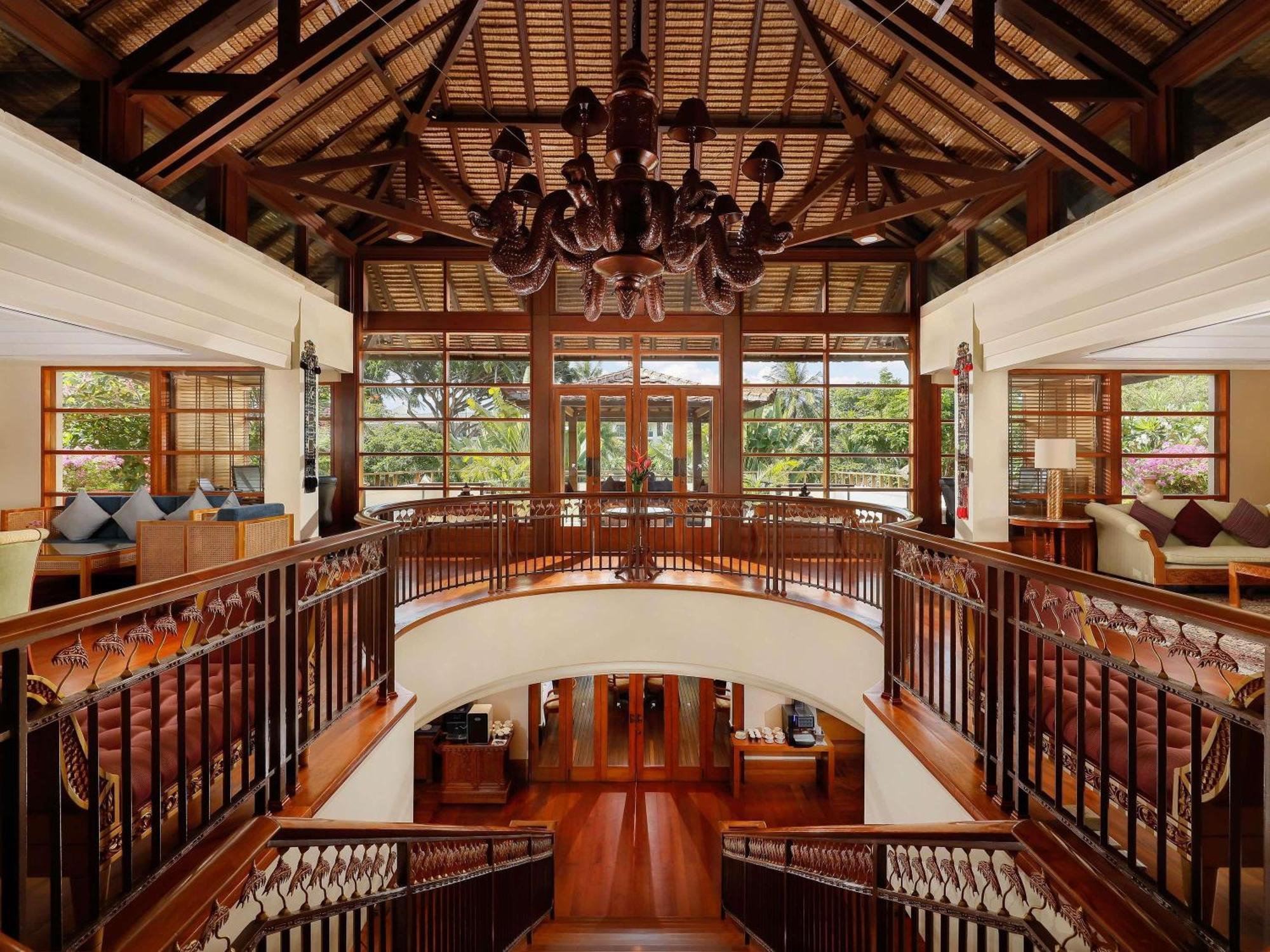 Palace Club King Room with Lagoon Access