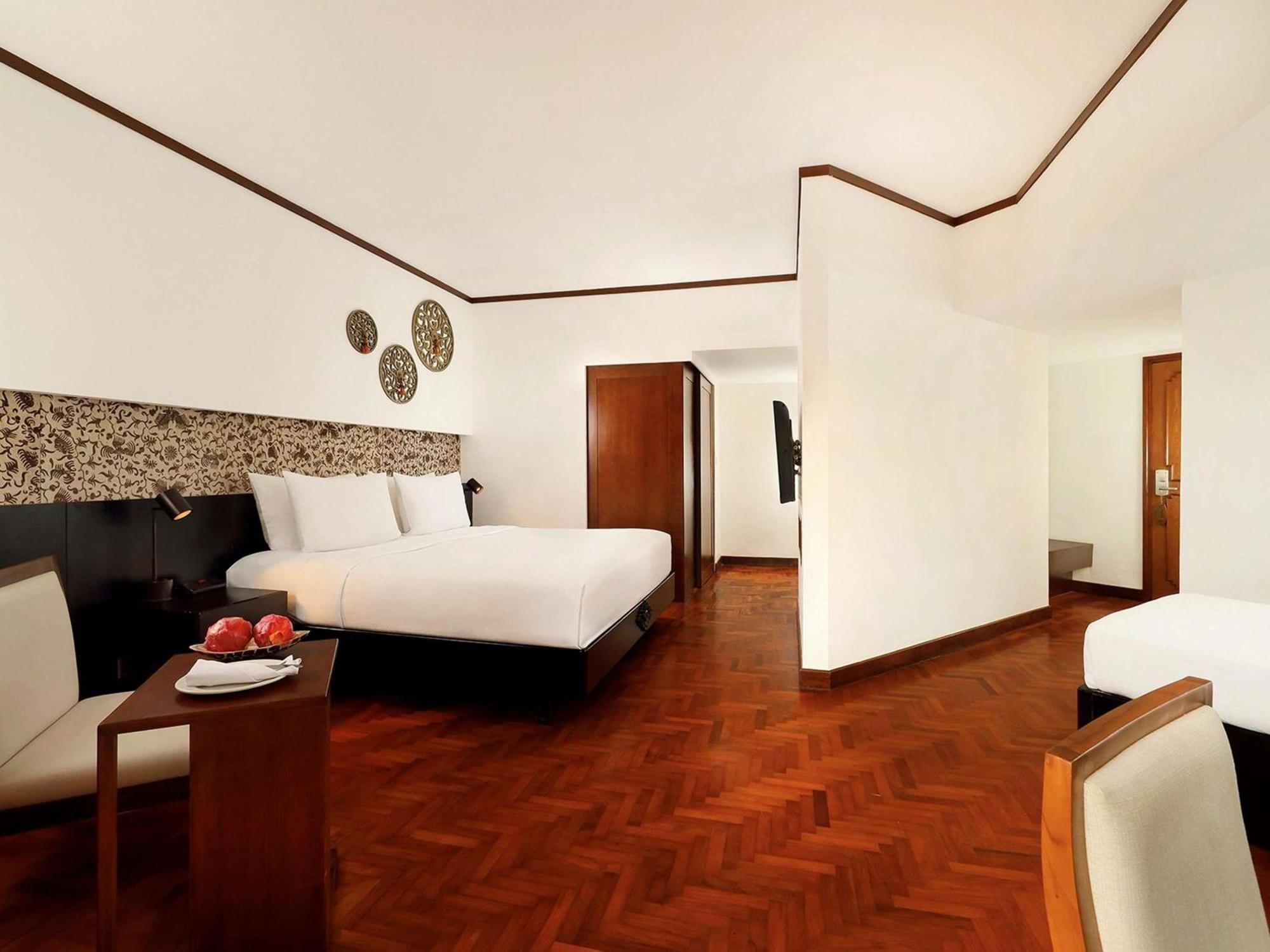 Family King Room with Single Beds
