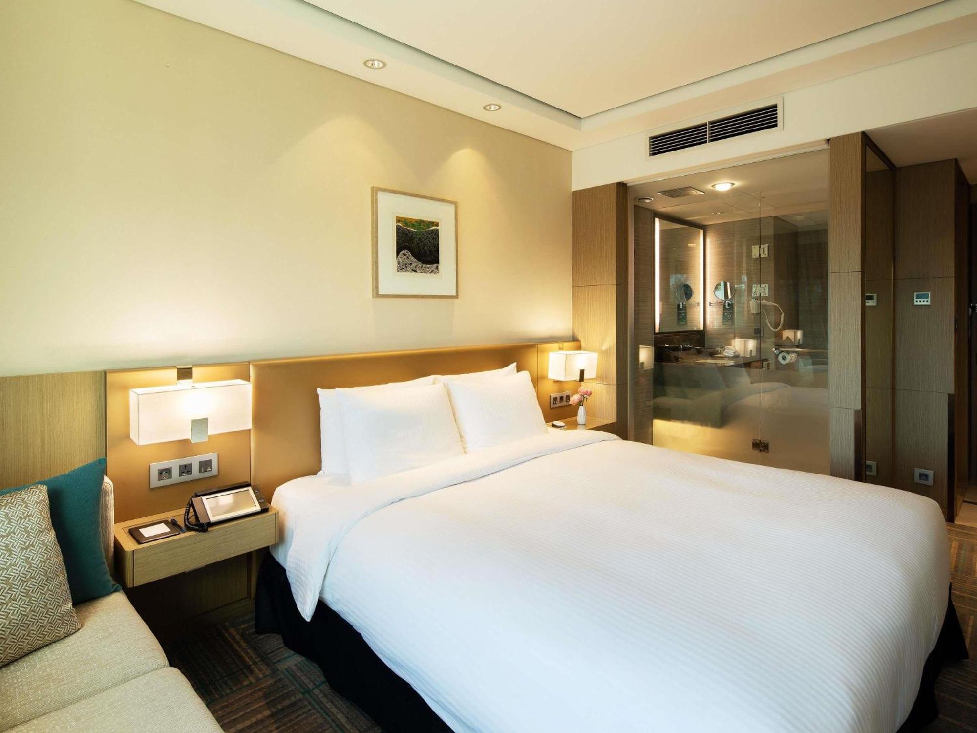 Executive Queen Room