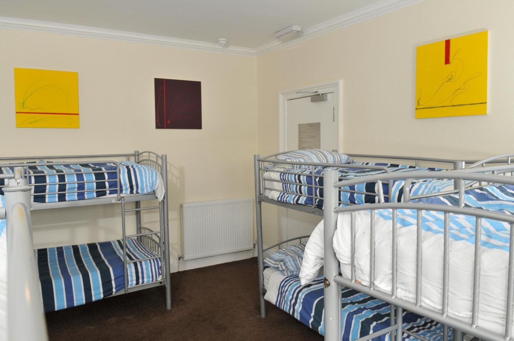 Bett im gemischten Schlafsaal mit 12 Betten