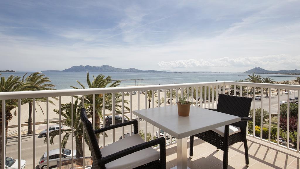 Double or Twin Room with Sea View