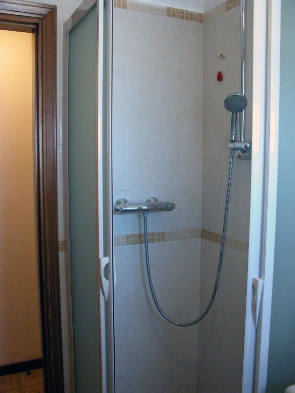 Single Room,32186104:JPEG