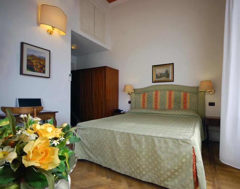 Deluxe Double Room with Balcony and Sea View