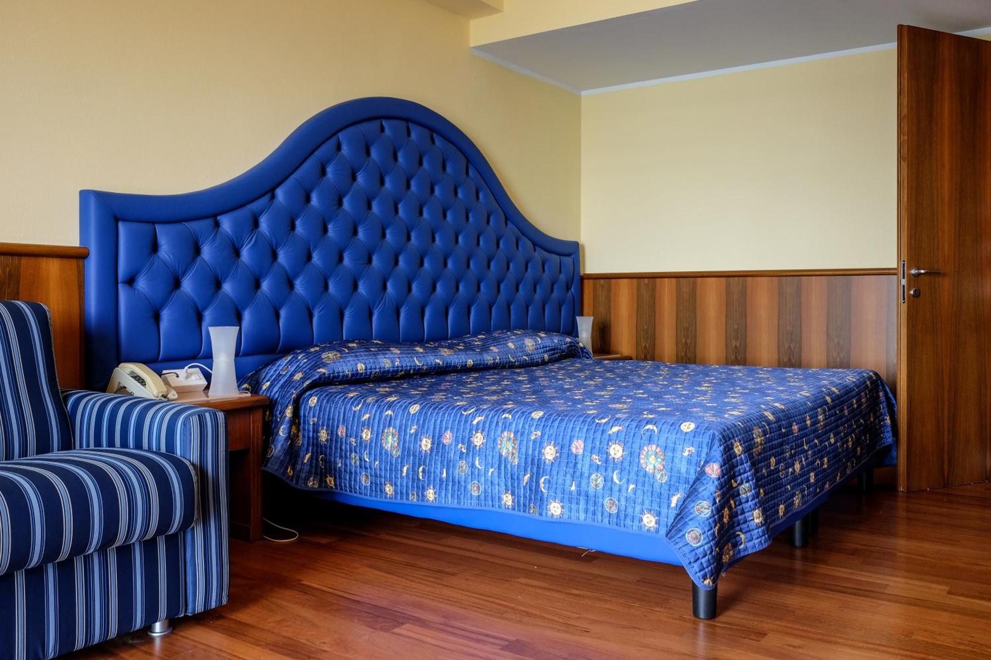 Double Room (1 Adult)