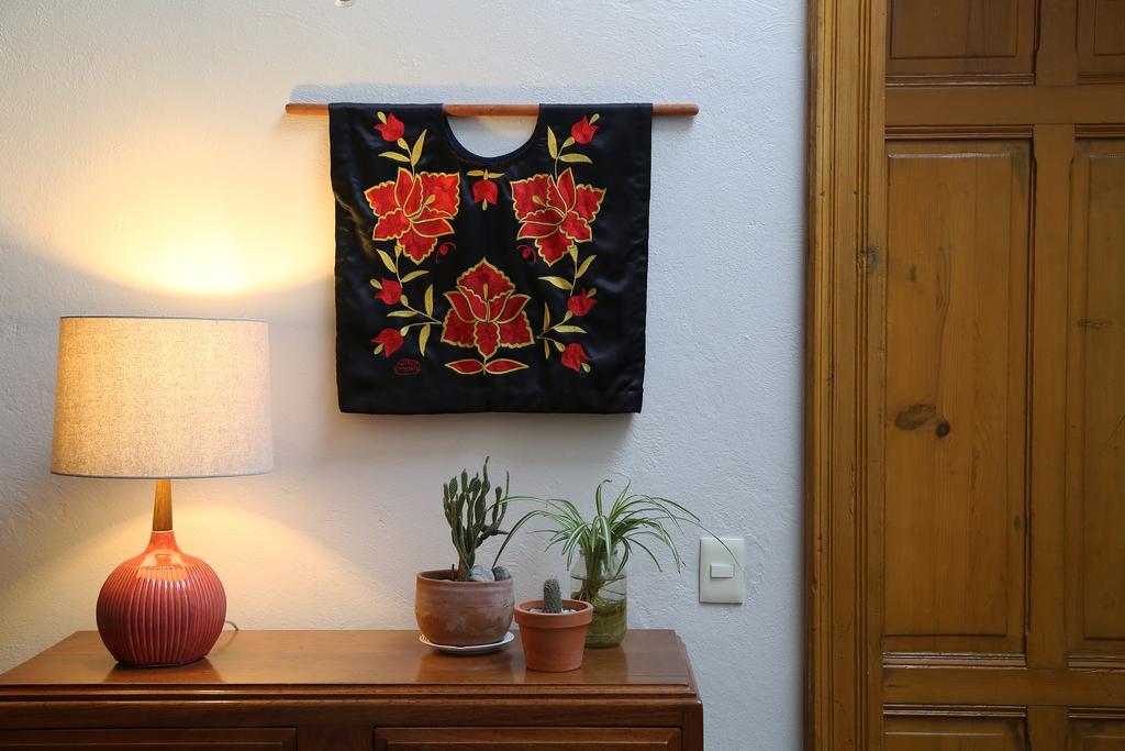 Tweepersoonskamer met 2 Tweepersoonsbedden en een Gedeelde Badkamer