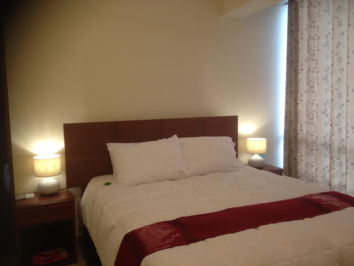 Habitación con cama grande