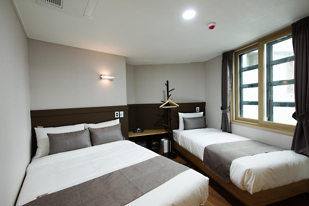 Standard Triple Room,531384753:JPEG