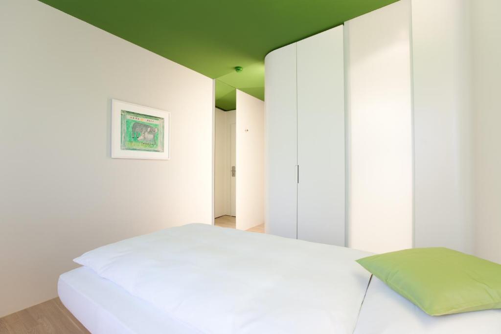 Single Room,60907798:JPEG