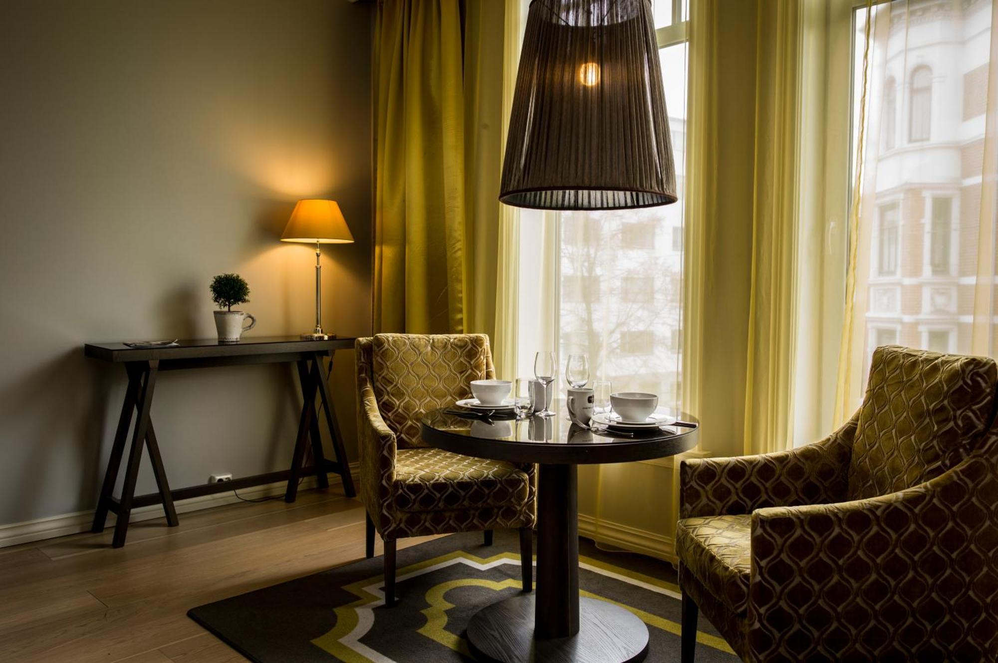 Family Studio,63906904:JPEG