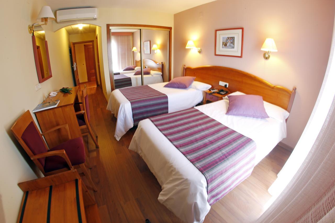 Double or Twin Room,645154842:JPEG