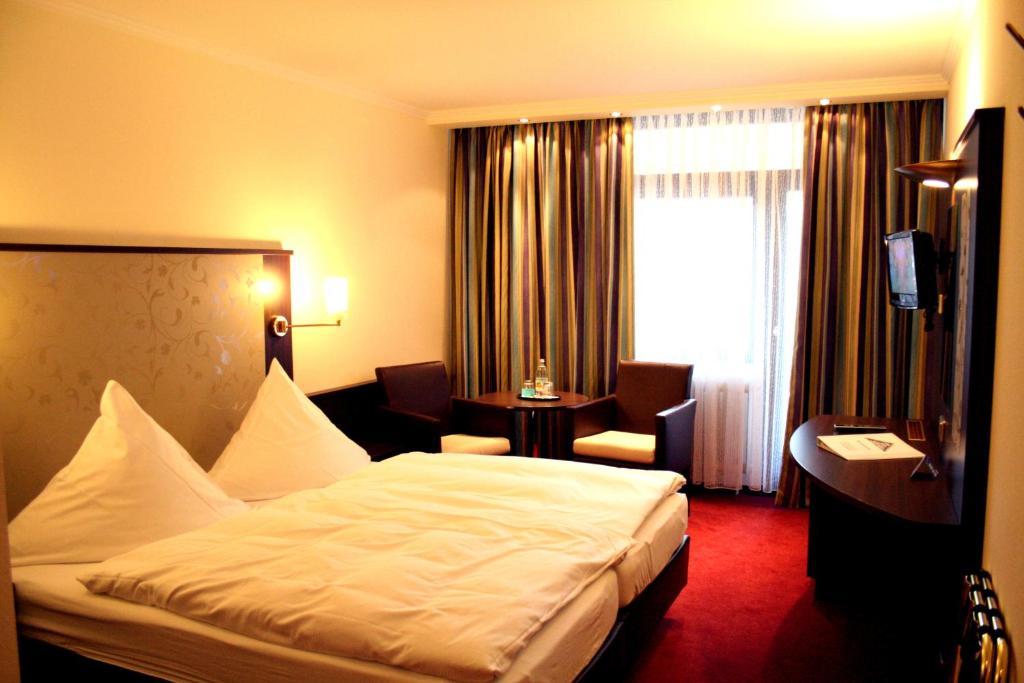 Double Room,378825226:JPEG