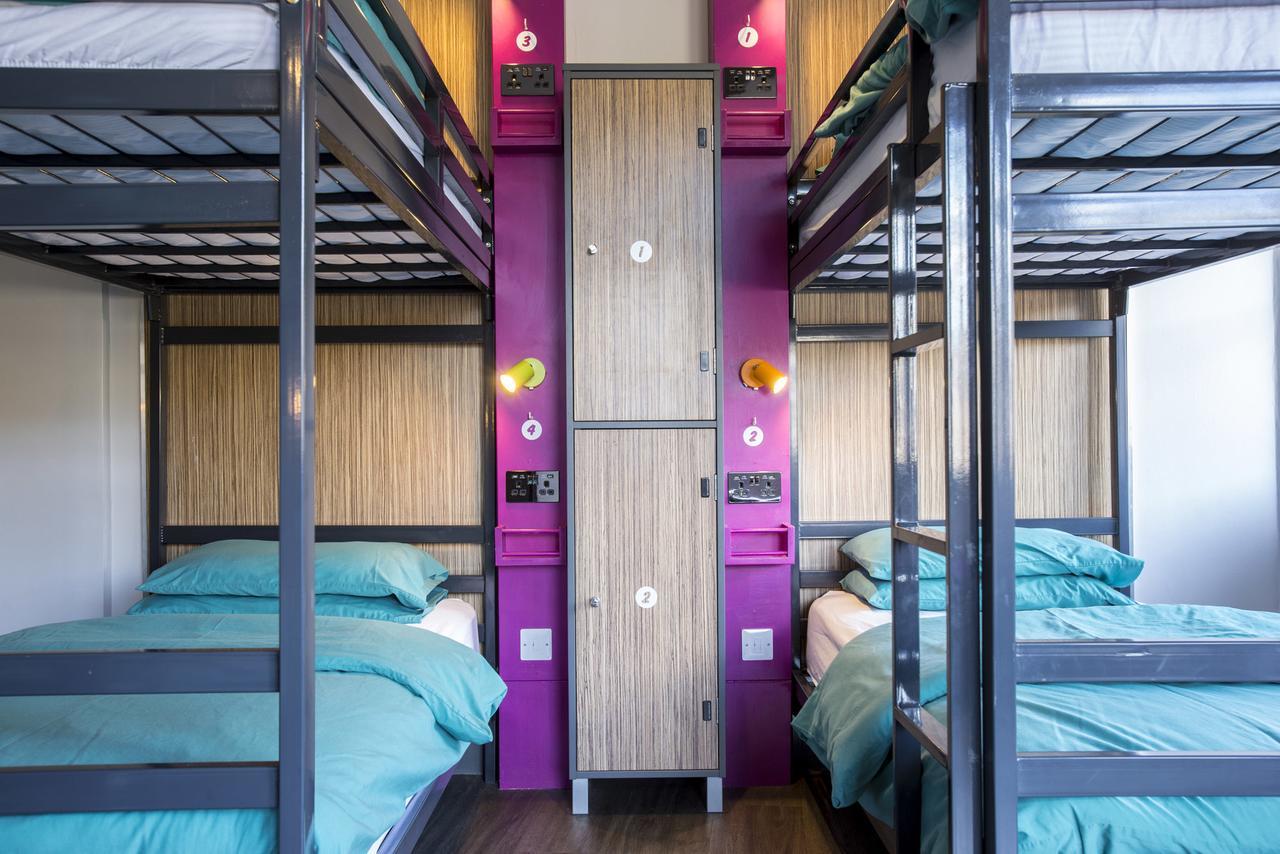 Bed in een Gemengde Slaapzaal met 10 Bedden