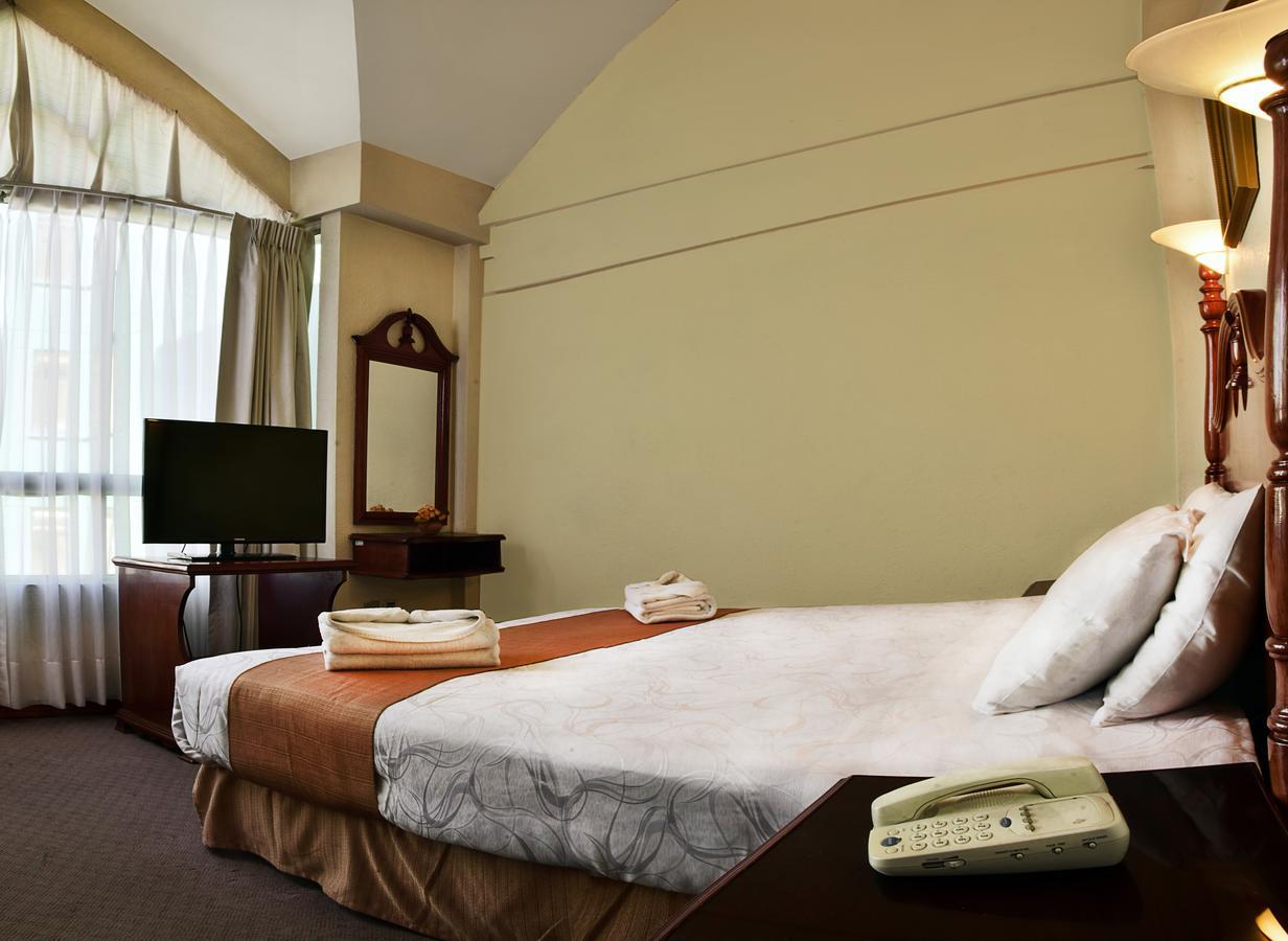 One-Bedroom Apartment,695242170:JPEG