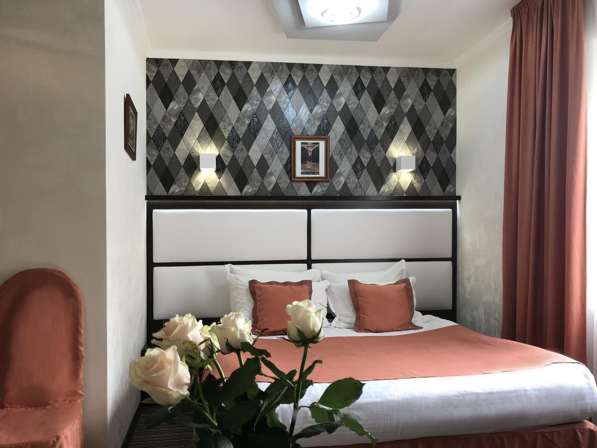Deluxe Double Room Extra Bed,1150022950:JPEG