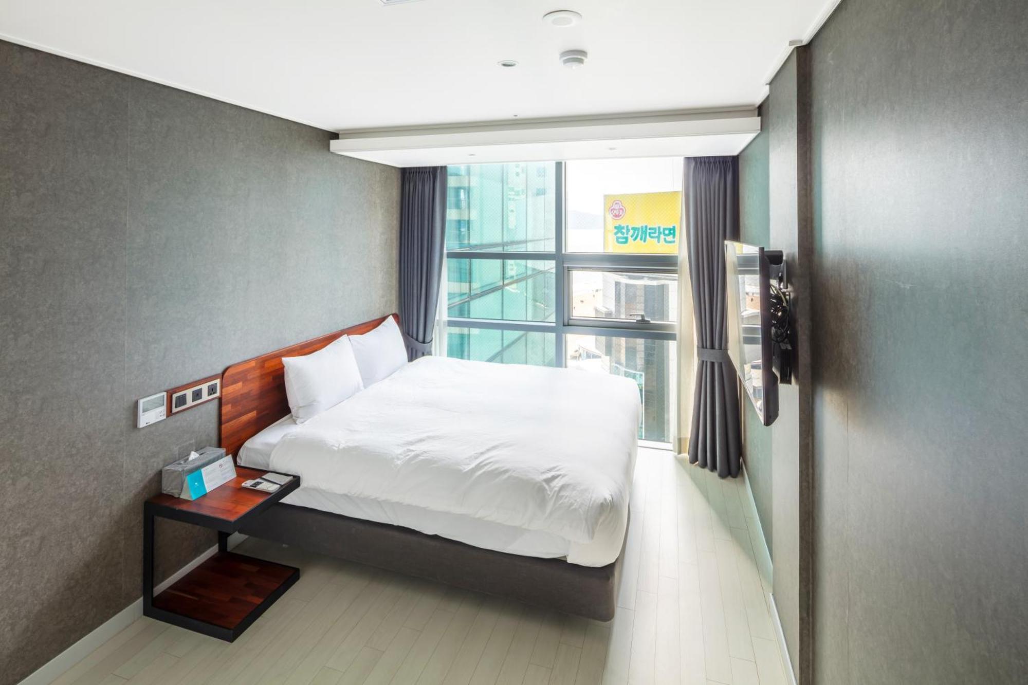 Double Room,886200721:JPEG