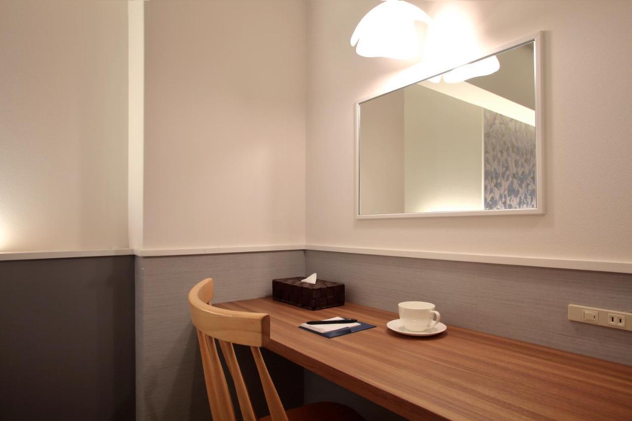 Twin Room with Extra Bed - Non-Smoking