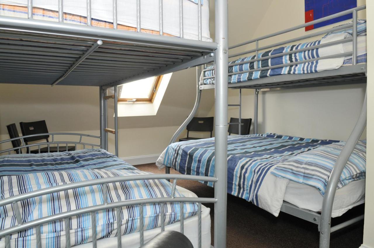 Privates Zimmer mit Etagenbetten