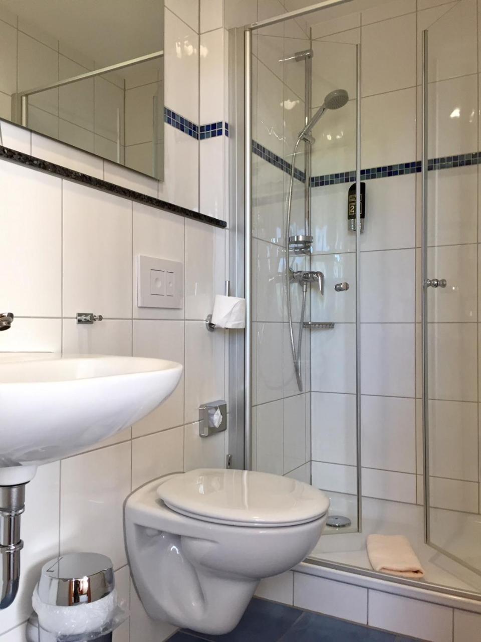 Einzelzimmer mit Dusche