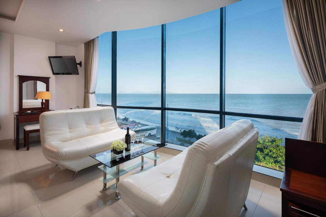 Suite Triple with sea view,758535625:JPEG