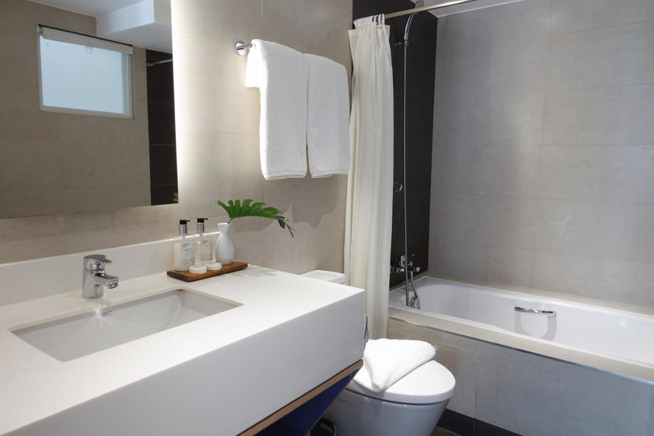 Premier Deluxe Room - West Wing