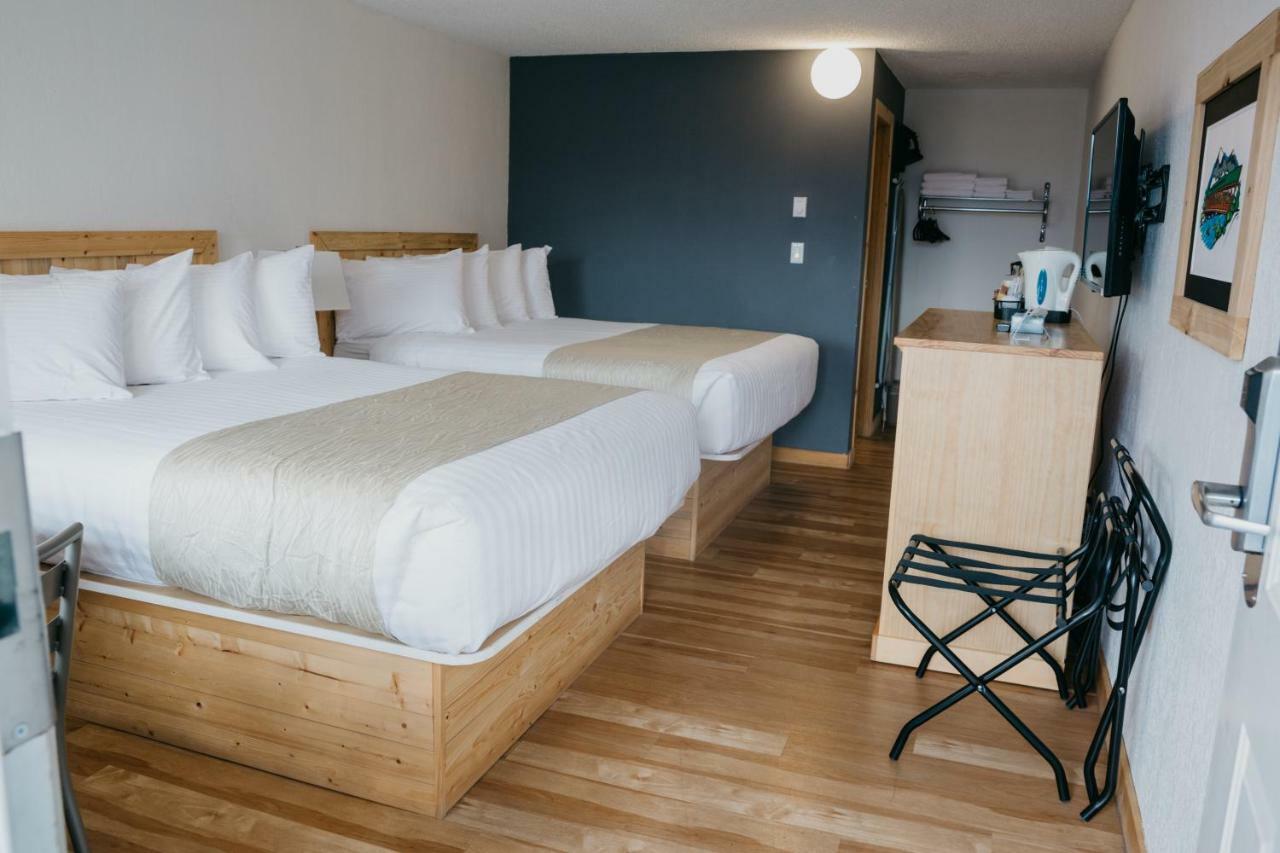 Deluxe Queen Room with Two Queen Beds