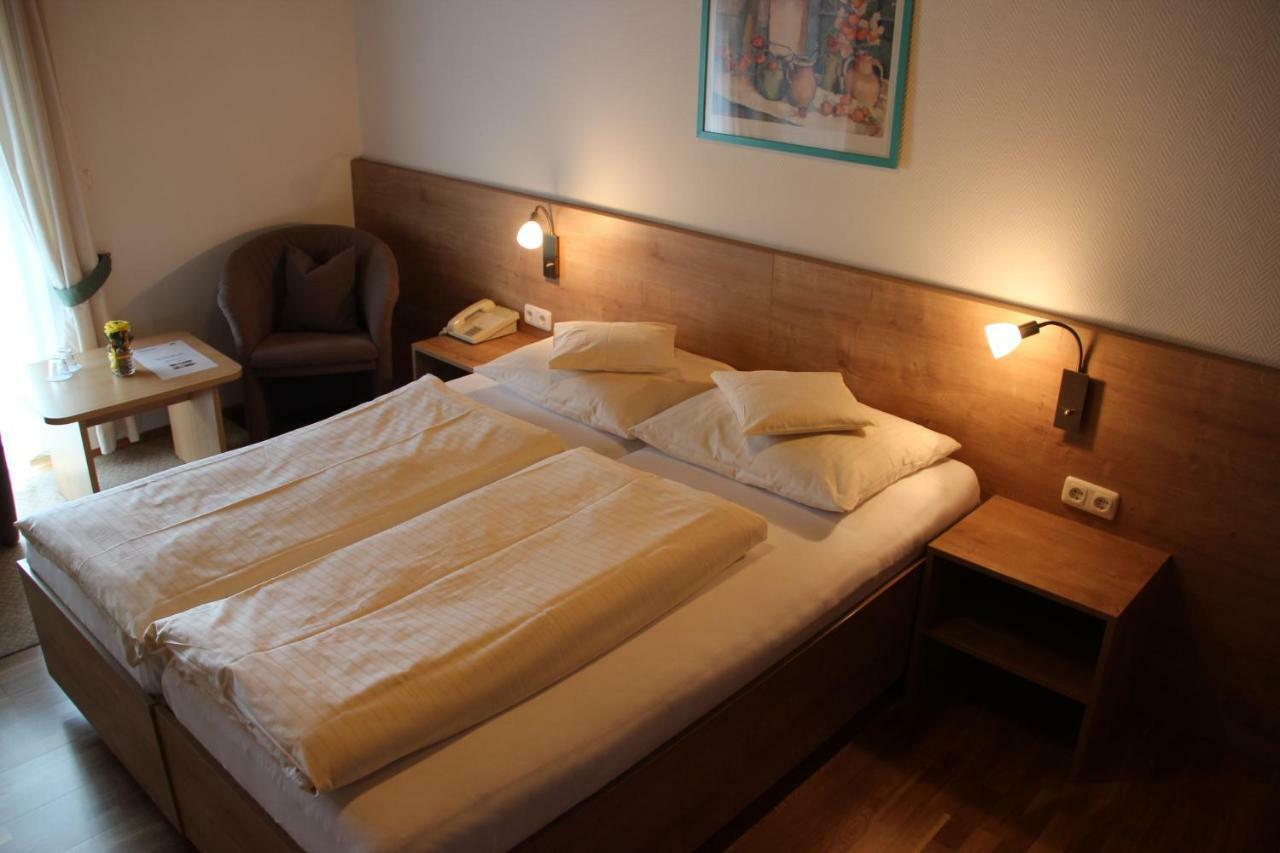 Economy Doppel-/Zweibettzimmer