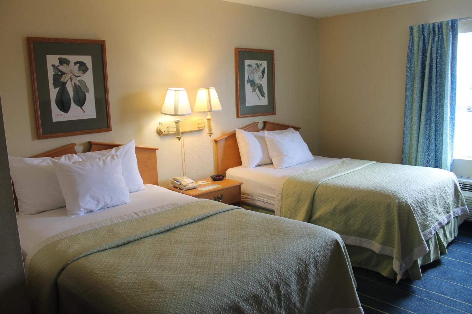 Studio Suite with Two Double Beds - Smoking