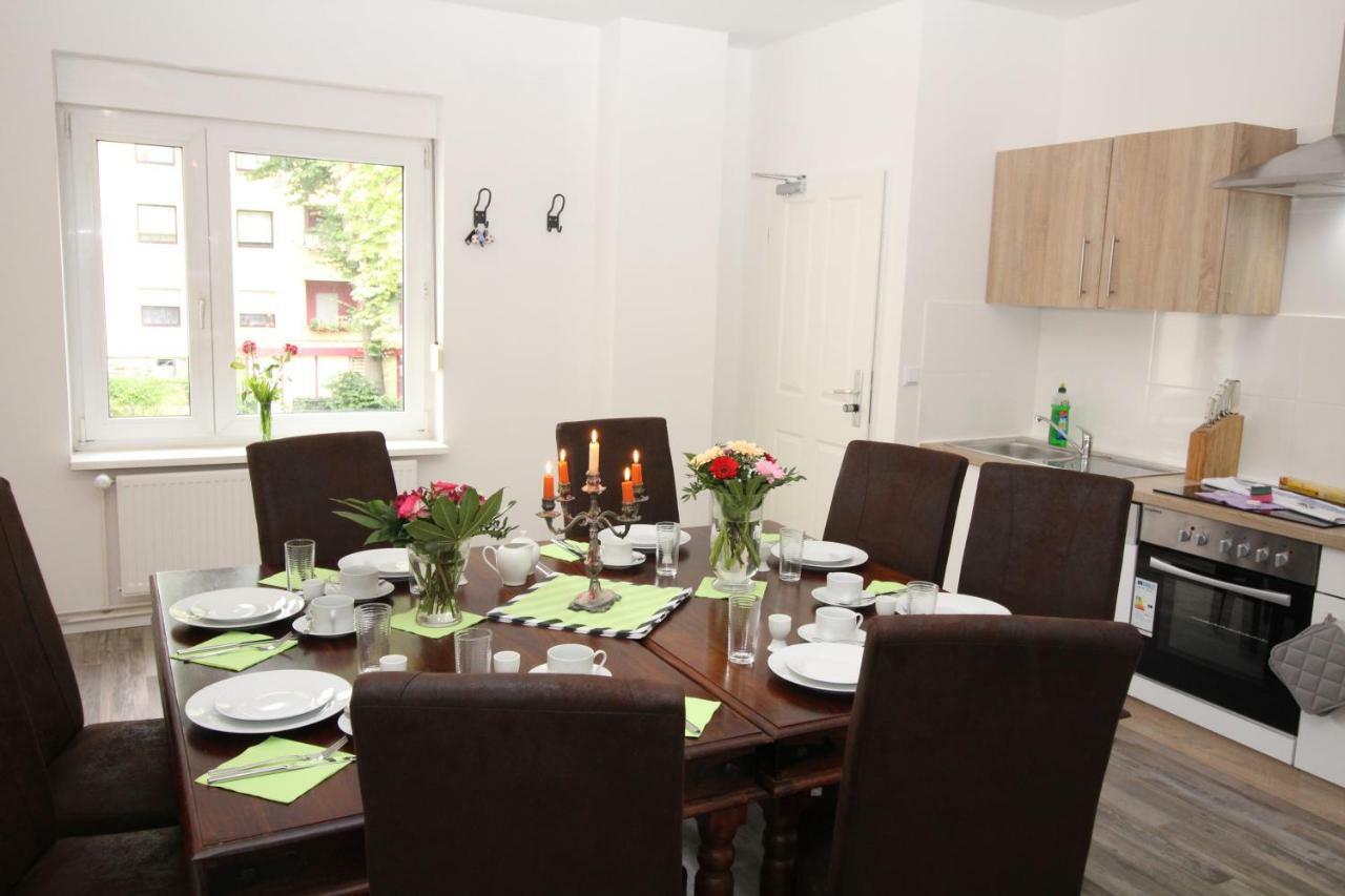 Three-Bedroom Apartment,862973531:JPEG