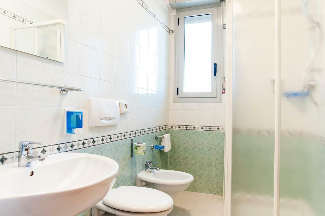 One-Bedroom Apartment,870273044:JPEG