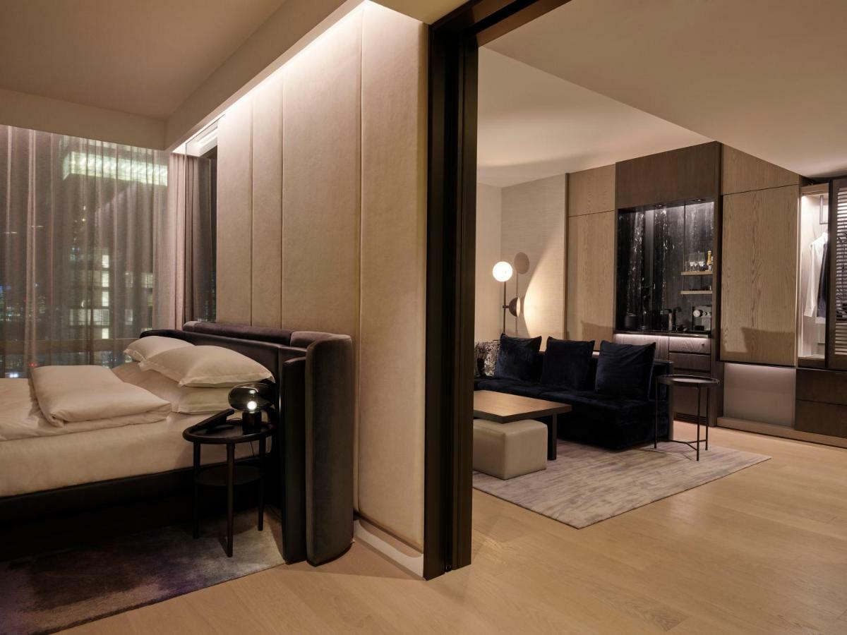 Suite d'Angle 1 Chambre Premier avec 1 Lit King-Size - Vue sur Toits de la Ville