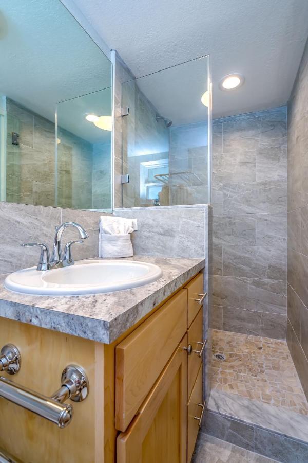 Two-Bedroom Suite,967156534:JPEG