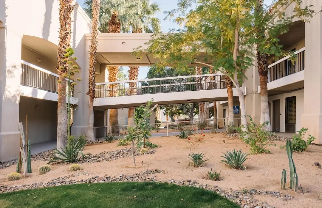 L3 Oasis Hotel-1